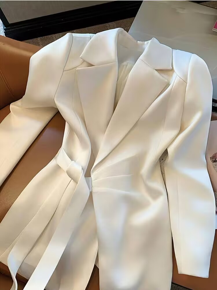 جاكيت نسائي جديد لخريف 2026 بت - مراجعة Corset Waist Cinch وسعره